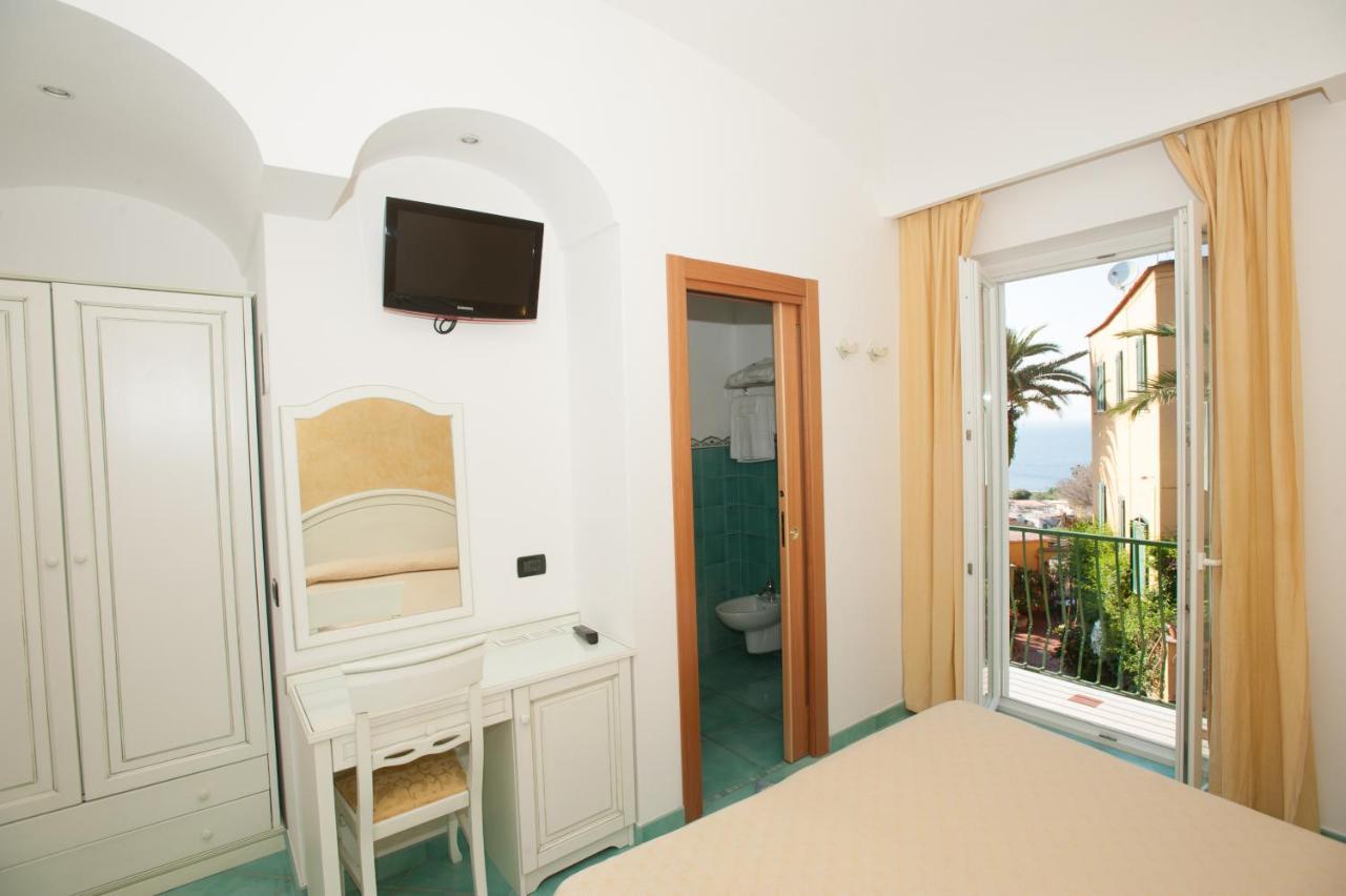 Hotel Villa Sirena - Thermae & Spa Иския Екстериор снимка