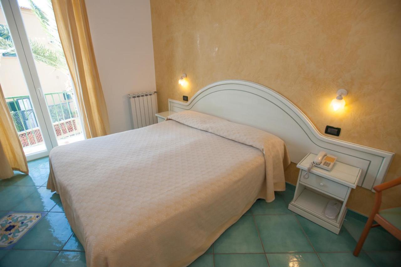 Hotel Villa Sirena - Thermae & Spa Иския Екстериор снимка