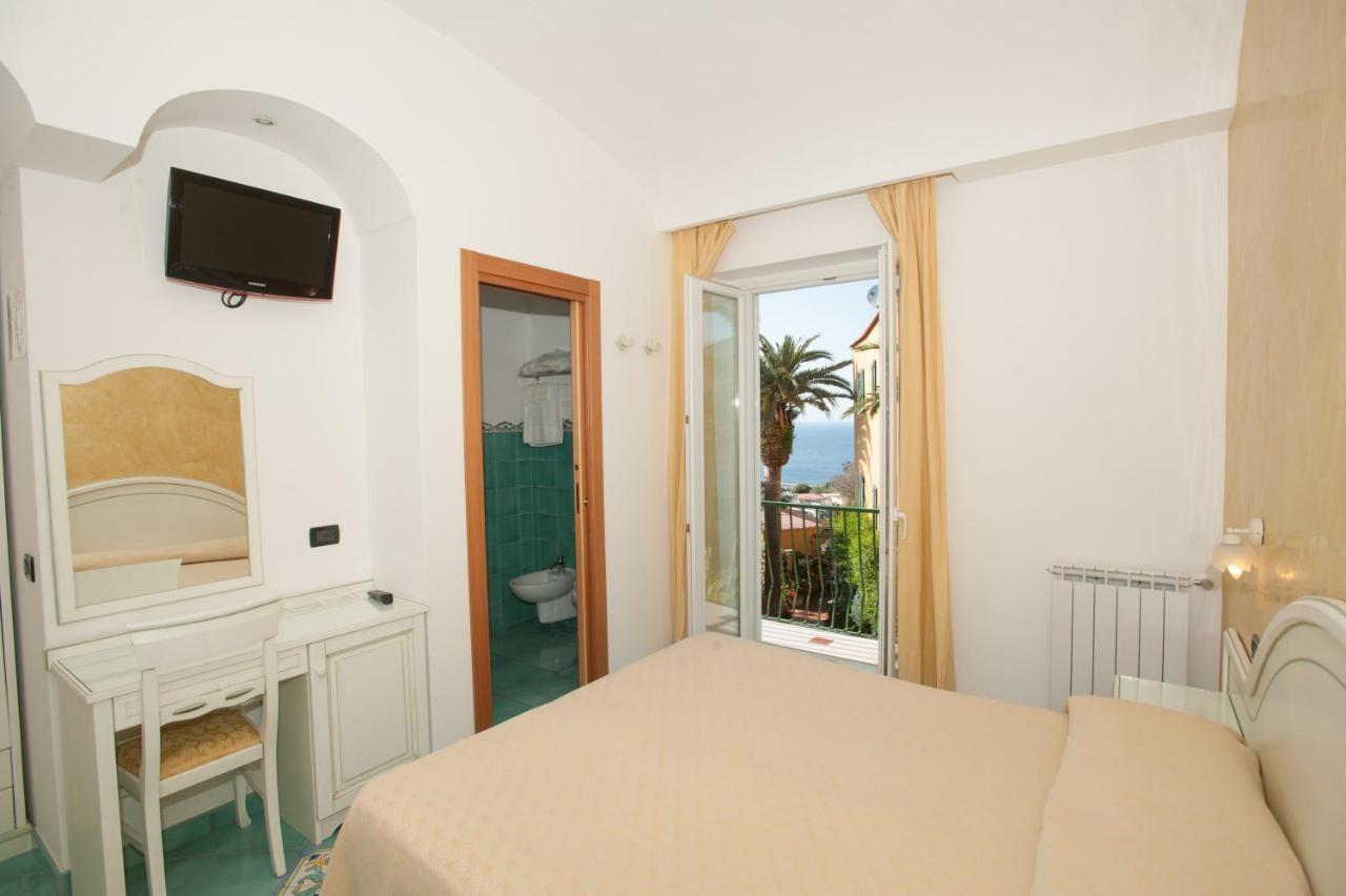 Hotel Villa Sirena - Thermae & Spa Иския Екстериор снимка